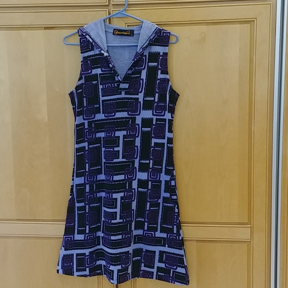 Hooded geometric print dress